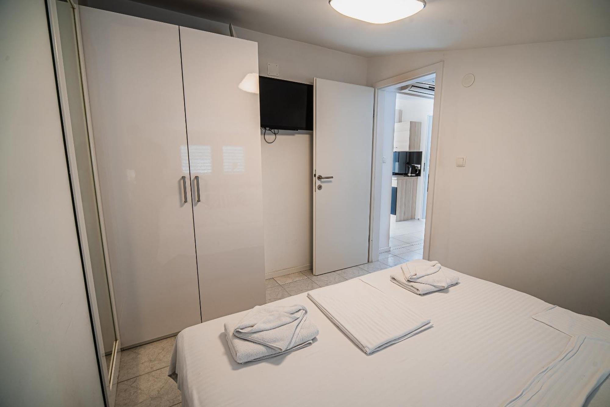 Downtown Park Apartments With Balcony Vodice Quarto foto