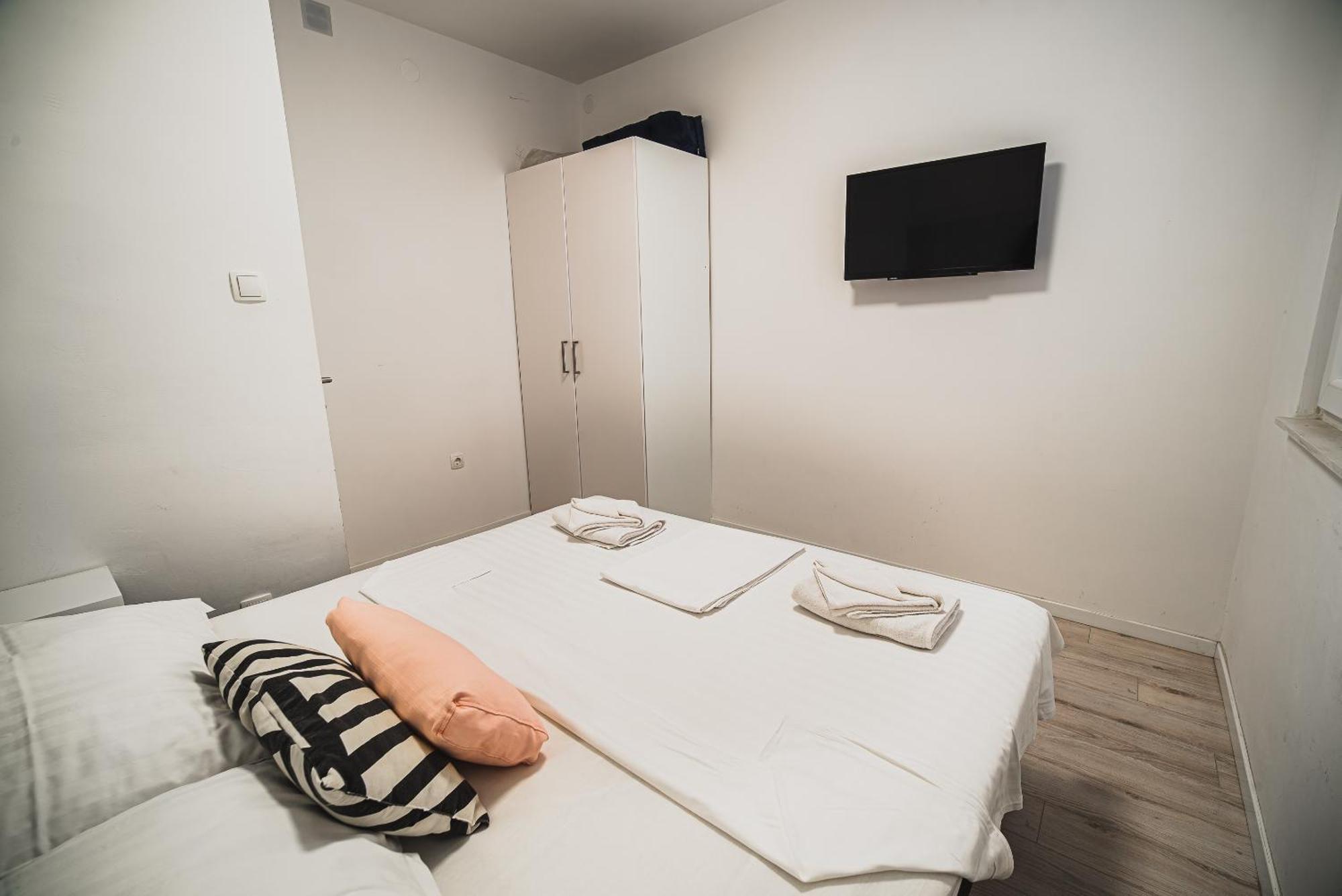 Downtown Park Apartments With Balcony Vodice Quarto foto