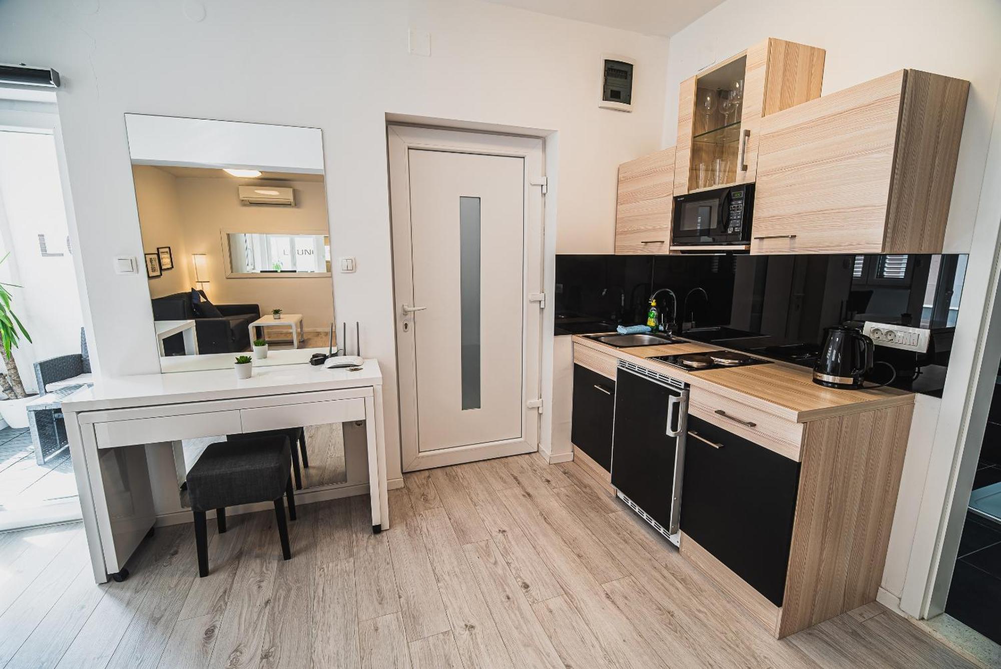 Downtown Park Apartments With Balcony Vodice Quarto foto
